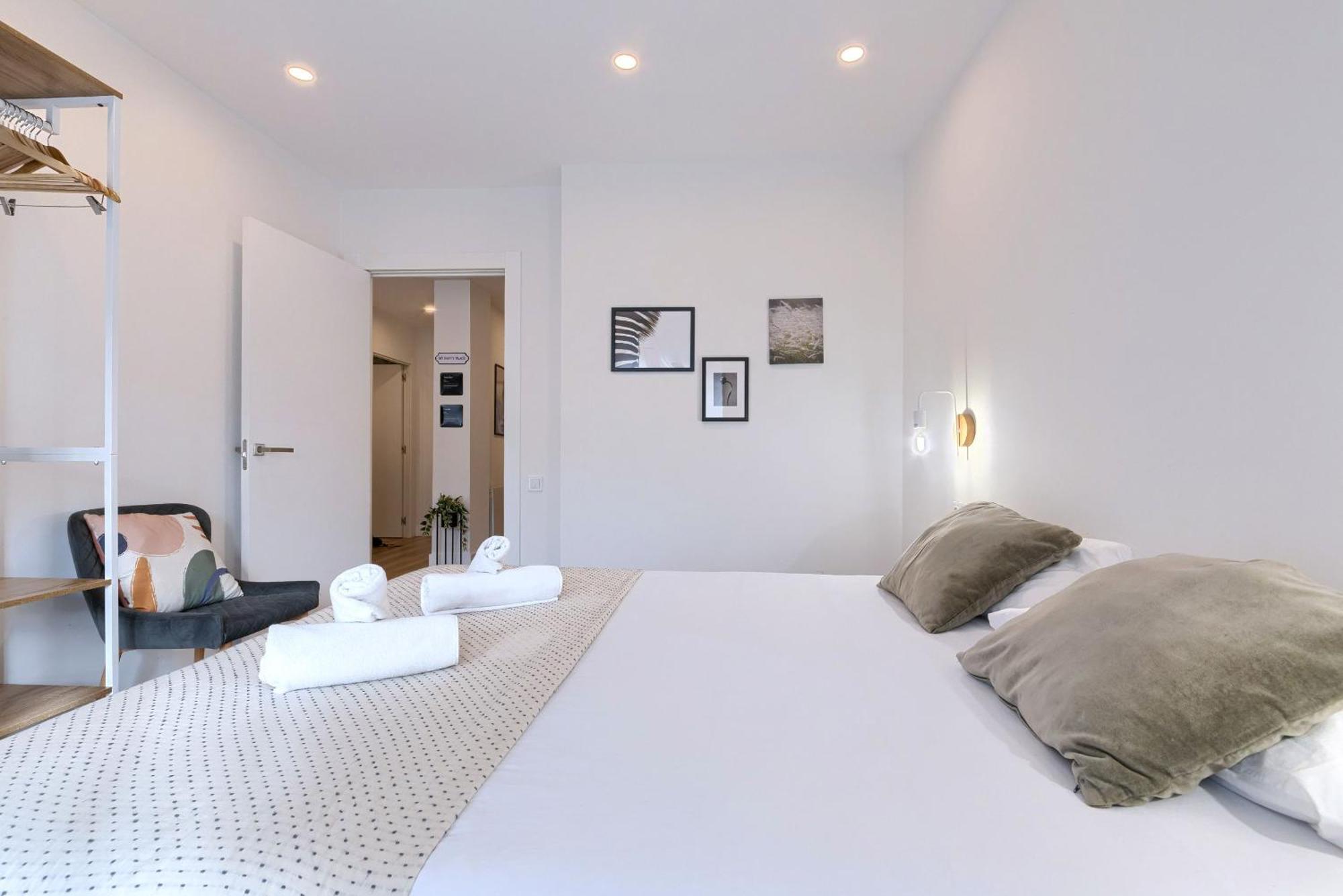 Deustown Apartamentos Bilbao Exterior photo